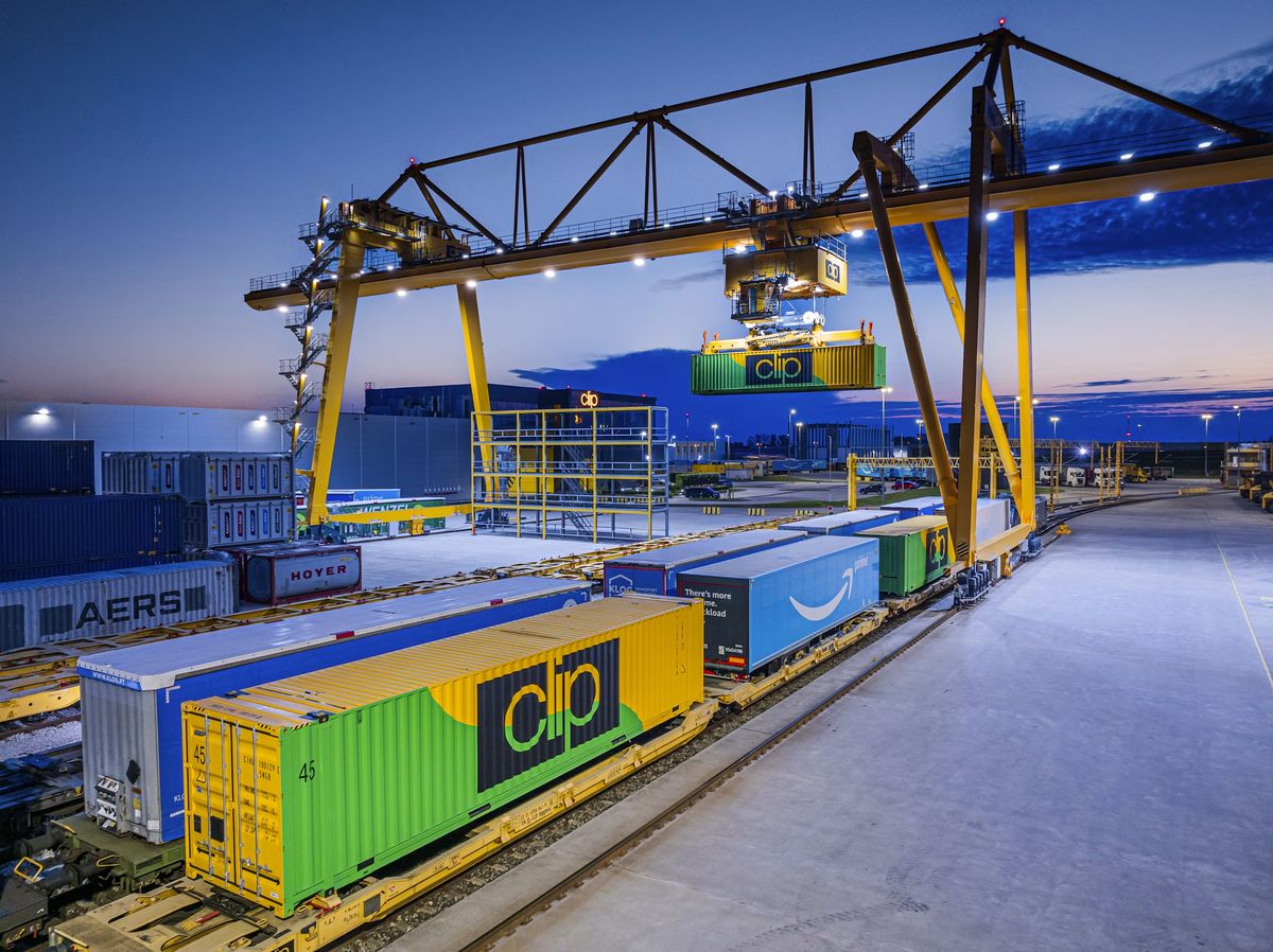 Intermodal container terminal